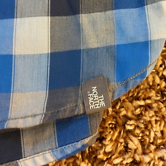 North Face Button Down - Picture 4 of 5